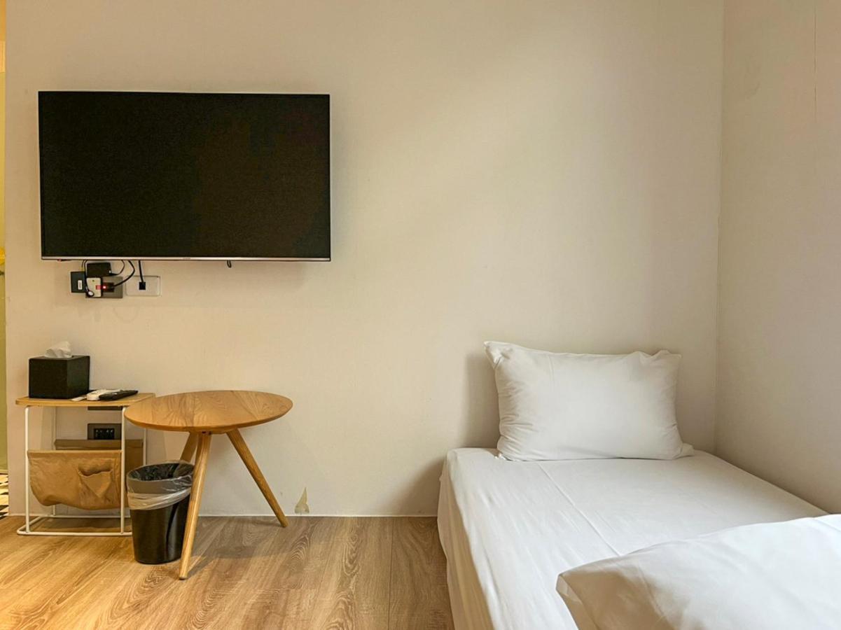 Light Hostel Hualien Exterior photo
