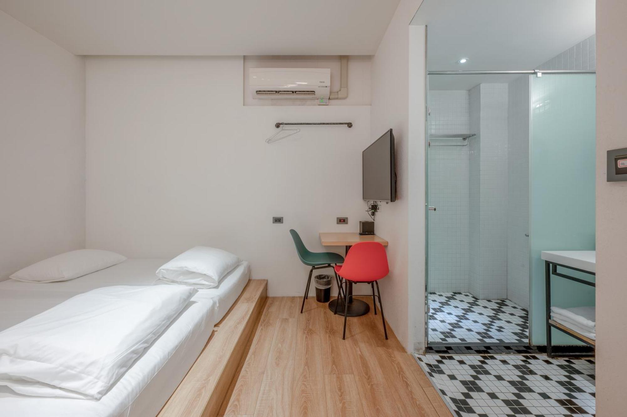 Light Hostel Hualien Exterior photo