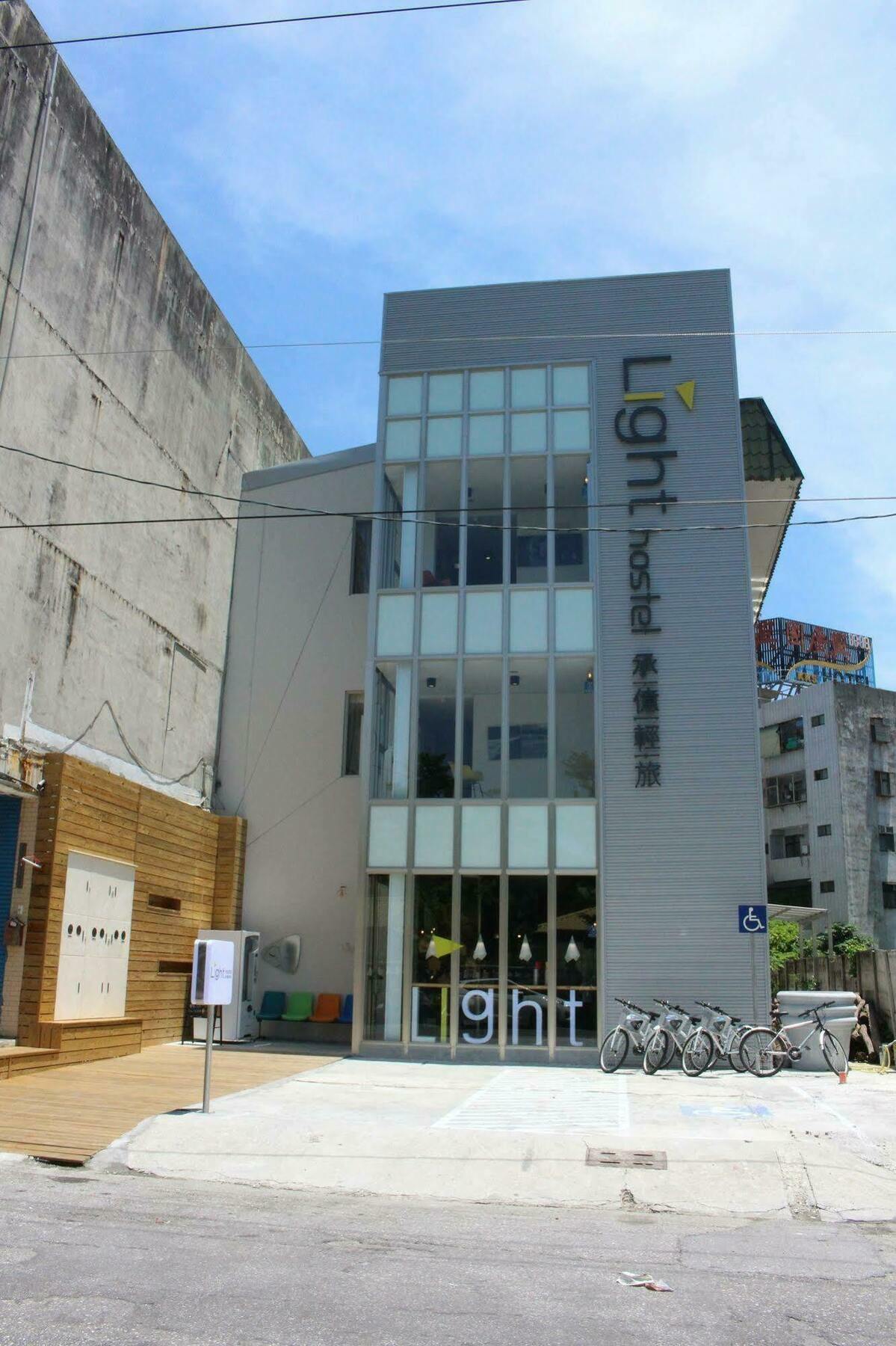 Light Hostel Hualien Exterior photo